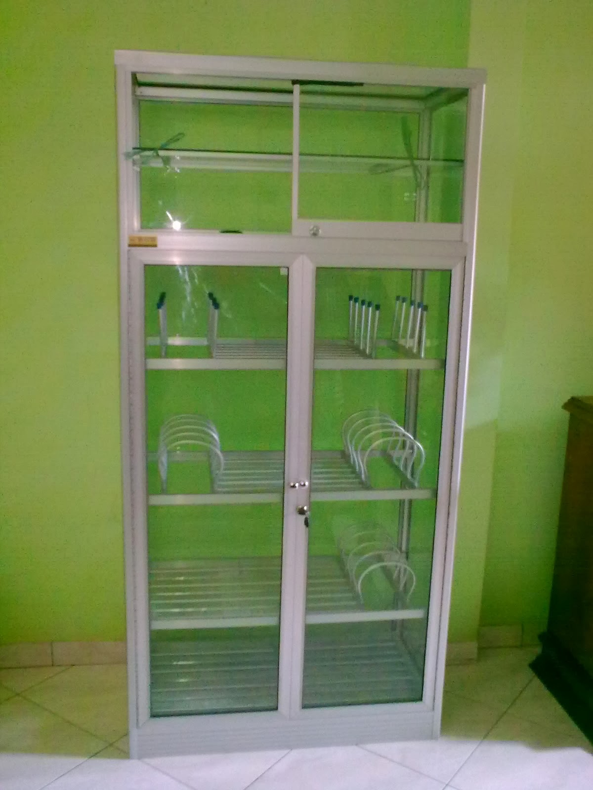 Desain Lemari rak  Piring untuk dapur  rumah minimalis