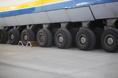 Giant Ukrainian Airplane Antonov An-225 Seen On  www.coolpicturegallery.us