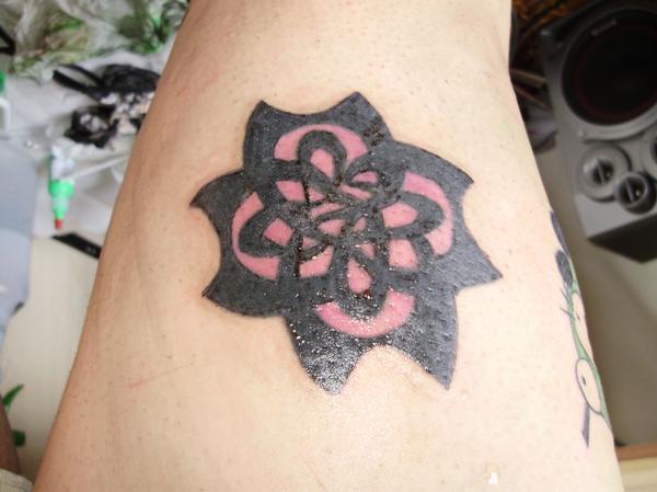 Labels: Flower UV Tattoo