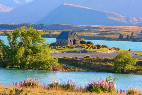 10 lokasi menarik di New Zealand.