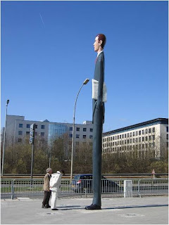 Escultura Le Grand Banquier. Luxembourg