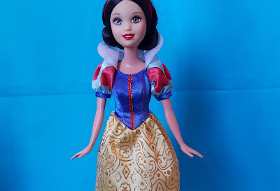 (vendida) Boneca Branca de Neve do desenho do mesmo nome Disney,  da Mattel - 30cm de altura R$ 40,00
