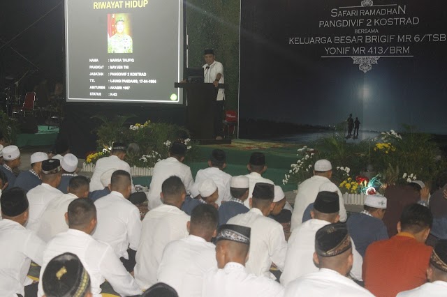 PANGDIV 2 KOSTRAD KUNJUNGI YONIF MR 413 KOSTRAD BERIKAN SANTUNAN KE ANAK YATIM