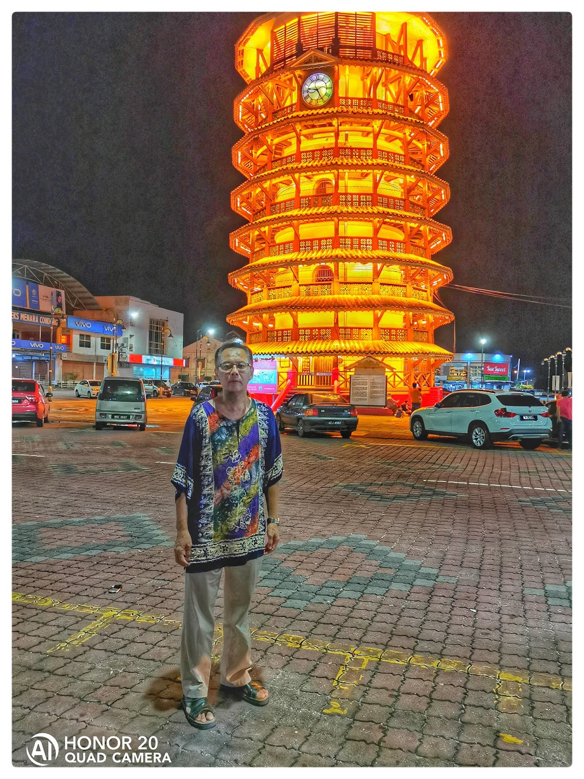 Tertunailah Hasrat Di Hati: MENARA CONDONG TELUK INTAN PERAK