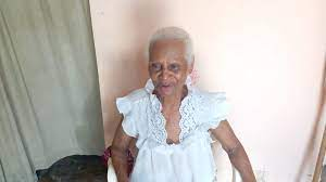 Video | Anciana pide vayan en su auxilio tras ser abandonada por su hija desde junio; está viva por una vecina
