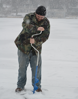 Auger Ice Fishing6