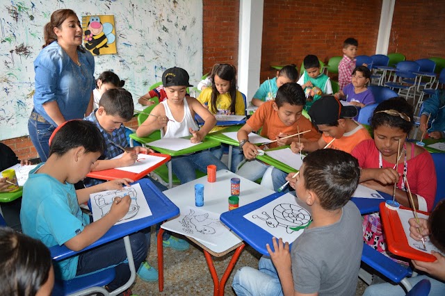 Niños y niñas de Manablanca disfrutan sus vacaciones de manera recreativa