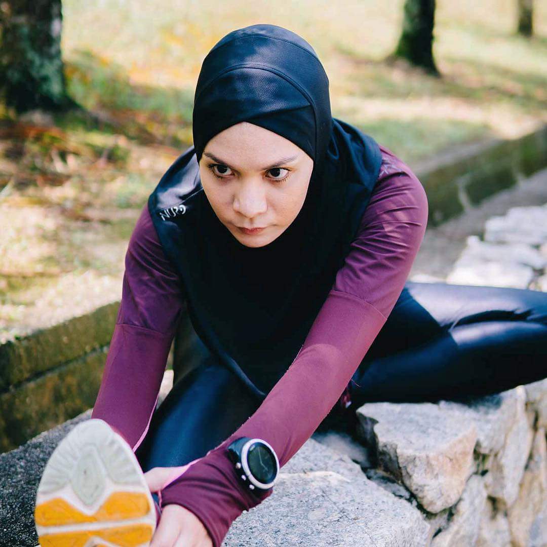 SPORTS HIJAB BY NURD KHUSUS UNTUK WANITA  BERHIJAB  YANG AKTIF