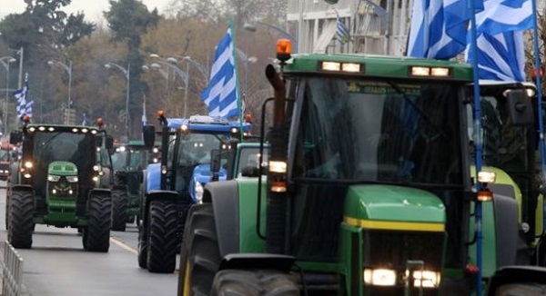 Αποσύρουν τα τρακτέρ οι αγρότες,  θα γυρίζουν όλοι  στις θέσεις τους  σαν καλά προβατάκια! εδώ ειναι Ελλάδα!ο καθένας την πάρτι του !