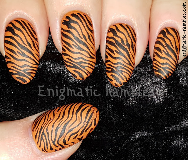 tiger-print-nails