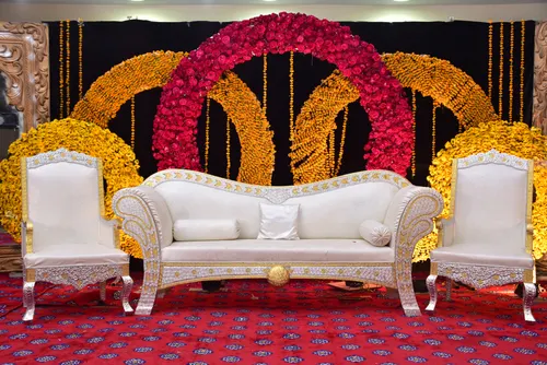 Gaye Yellow Stage Design Images - Wedding Stage Design Images 2023 Gaye Yellow Decoration Design Village Wedding Ceremony Design - biyer stage decoration - NeotericIT.com