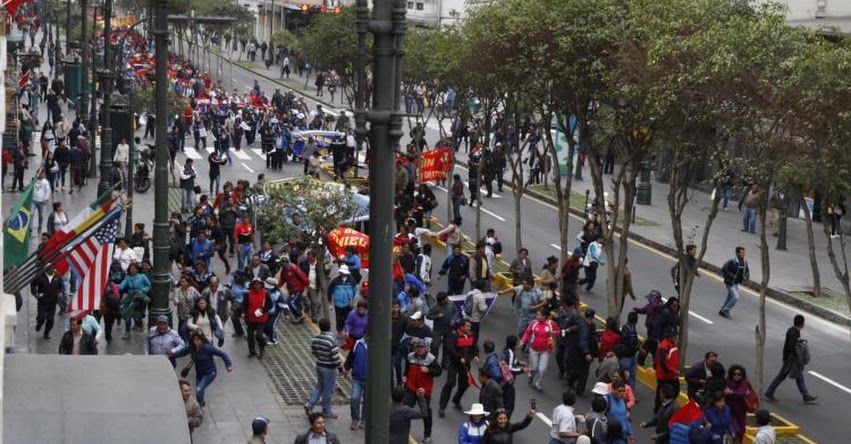 Huelgas perjudican confianza empresarial, sostiene Julio Velarde, presidente del Banco Central de Reserva