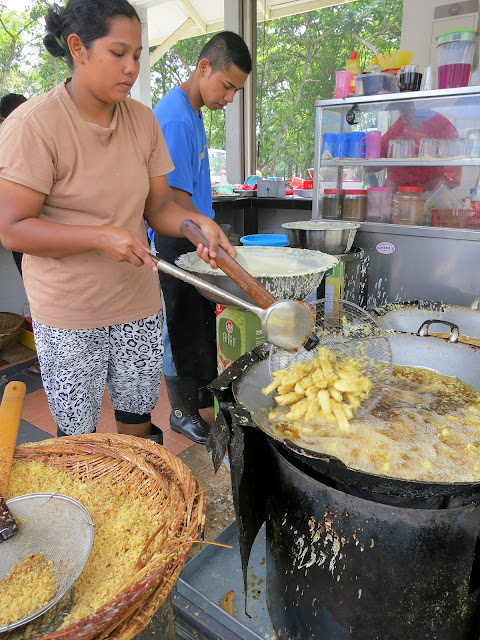 Pisang-Goreng-Stulang-Walk-Johor-Bahru-Malaysia