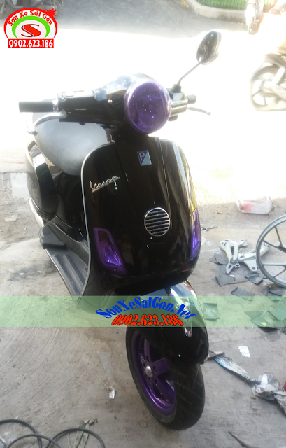 Mẫu sơn Vespa LX màu đen bóng chóa đèn tím [Vespa_102]