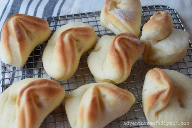 Grandma's dinner yeast rolls