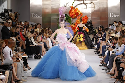 2010 Fall Fashion  Teens on Fall Winter 2010 2011 Haute Couture Fashion Show For French Fashion