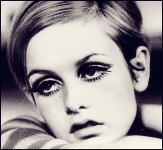 twiggy eye makeup. Those bambi eyes with thick