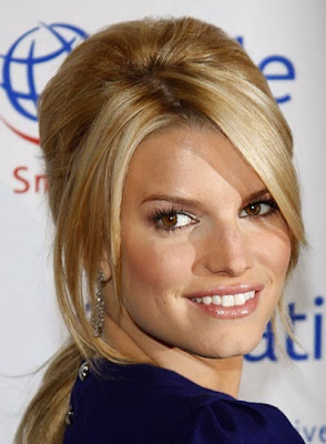 Jessica Simpson’s With White Short Hair Style