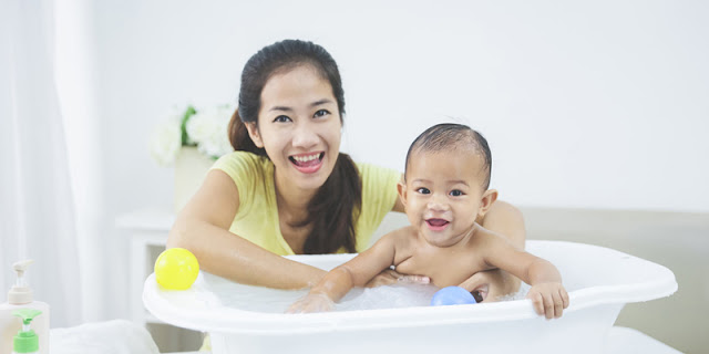 Perbedaan Sabun Cair Dan Sabun Batang Untuk Bayi