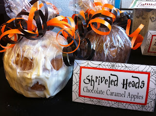 Make fun Skull Chocolate Covered caramel apples this Halloween.  Use a regular apple, some easy caramel wraps, and melted white chocolate to make a fun, sweet treat.