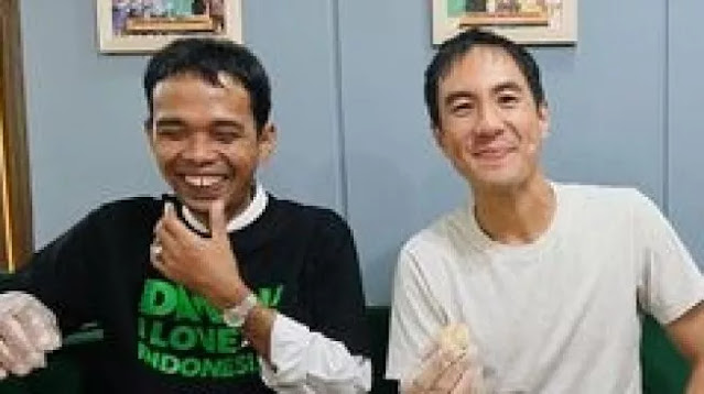 Berkunjung ke Rumah Ustaz Abdul Somad, Daniel Mananta Diajak Makan Durian