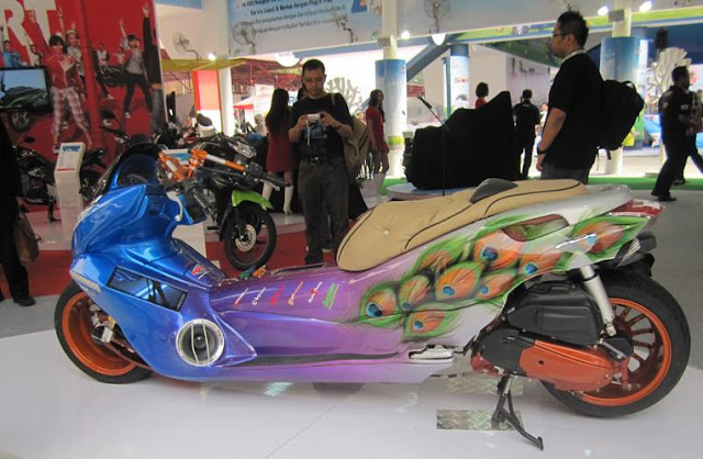  Modifikasi Honda PCX 125 Matic Limousine Techno Kumpulan 