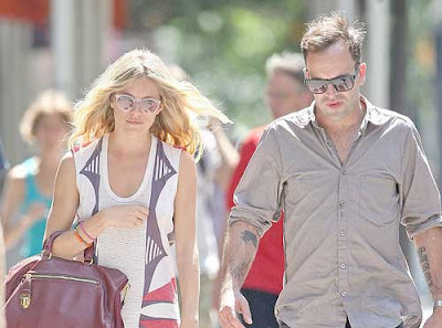 Sienna Miller and Jonny Lee Miller