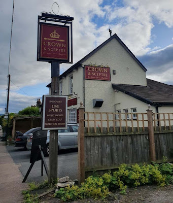 Crazy Golf at the Crown & Sceptre pub in Abergavenny by Simon Brown. July 2020