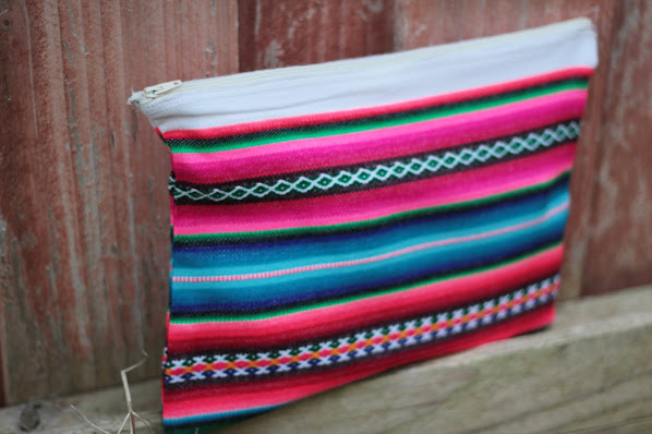 DIY turn a table placemat into a large clutch purse