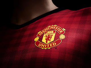 Manchester United FC Uniform Emblem Close Up HD Wallpaper