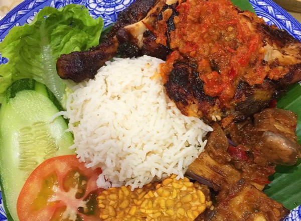 Resepi Nasi Ayam Penyet Bakar Dan Sambal Penyet Pedas 