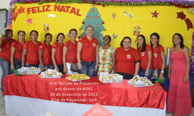 presentes aos alunos da apae