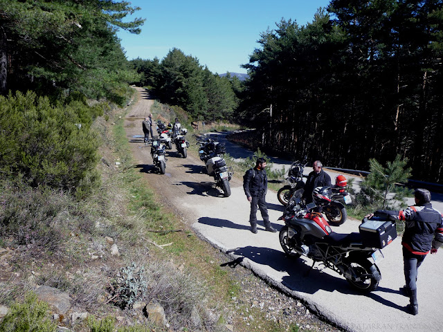 bmw f800gs trail el muyo pueblos negros rojos