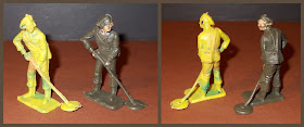 Toy Soldiers, Cherilea 60mm Soldiers; Early British Toy Soldiers, Paratrooper Toys, Cherilea Paratroops, Plastic Toys, Small Scale World, smallscaleworld.blogspot.com, Mine Sweeper Mine Sweeping