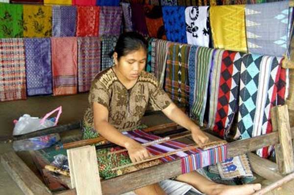 Mengenal Kain Tenun Tradisional Khas Lombok Tradisi 