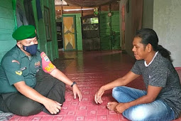  Lakukan Komsos dengan Warga Binaan, Babinsa R Damanik Himbau Warga Selalu Terapkan Prokes 