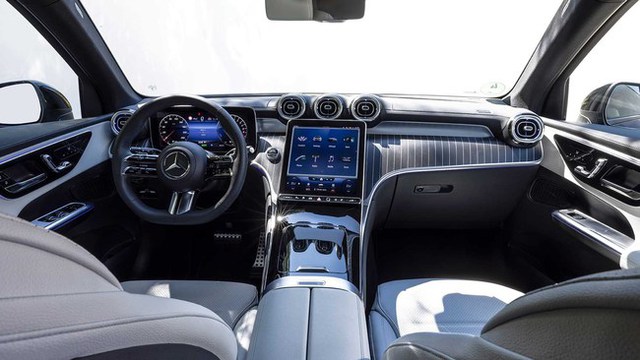 Mercedes-Benz GLC 2023 giá dự kiến tới 2,9 tỷ đồng tại Việt Nam: Đắt hơn BMW X3 nửa tỷ, nhập với <a href=