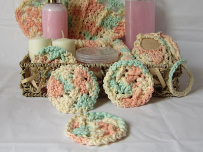 http://crochetistheway.blogspot.com/2015/02/free-pattern-scallop-seashell-washcloths.html