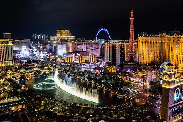 Book cheap flights to Las Vegas