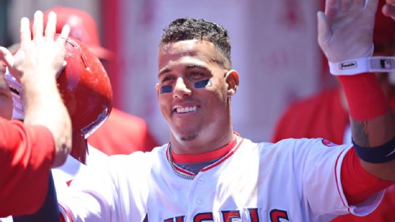 Más de una década después de un dramático escape de Cuba, Yunel Escobar aprobó su examen de naturalización