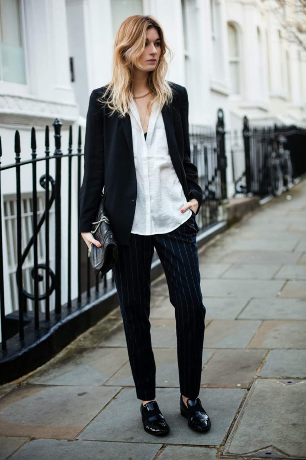 Le Fashion: Pinstripe Pants Add an Extra Chic Touch to Your Outfit