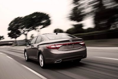 2012-Hyundai-Azera-Rear