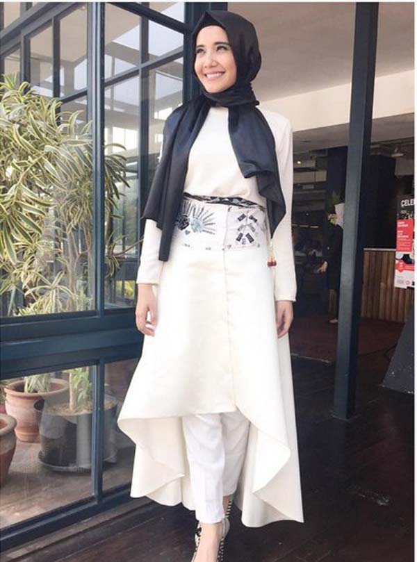 Kreasi+hijab+Warna+Putih+Ala+Zaskia+Sungkar