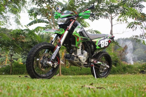 Modifikasi Kawasaki KLX 250 Model Supermoto Minimalis