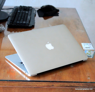 Macbook Air 11 MID 2013 Core i5 - Banyuwangi