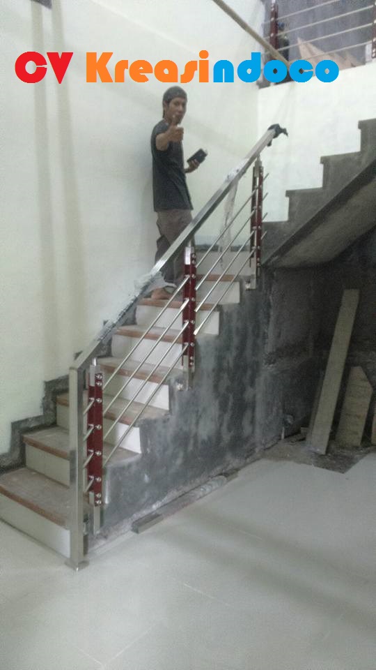 Progres Pemasangan Railing Stainless Tiang Minimalis di Klinik Wa Ode Tajur Ciawi Bogor