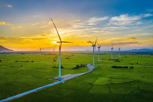 23 nhà đầu tư điện gió, mặt trời lại kêu cứu Bộ trưởng vì thiếu hướng dẫn đàm phán mua bán điện với EVN