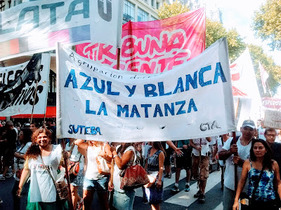 Marcha docente Azul y Blanca de SUTEBA Matanza