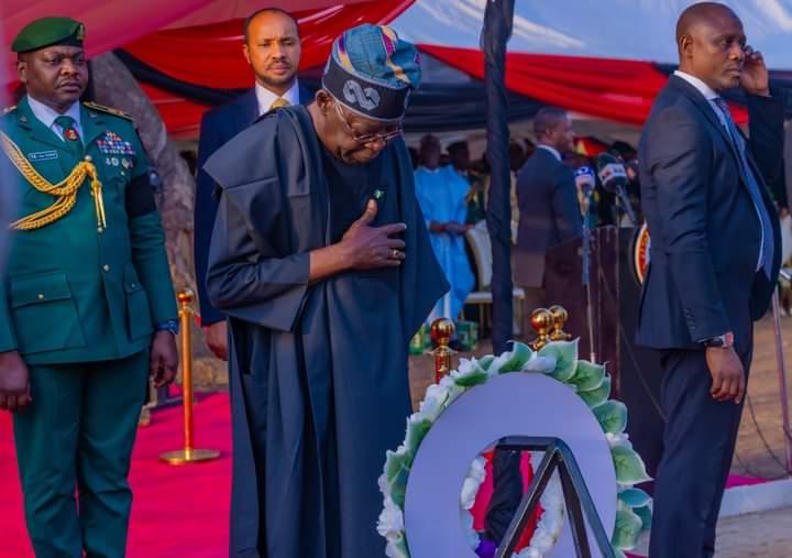 President Asiwaju Bola Ahmed Tinubu pays tribute to seventeen (17) soldiers of the Nigerian Army who were killed in Okuoma Community, Delta State. The fallen heroes were buried at the National Military Cemetery, Abuja