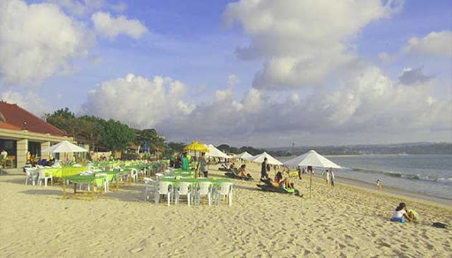 Merajut Senja Di Pantai Kendonganan  